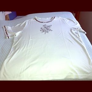 Short sleeve pullover top